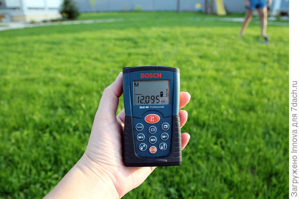 Полив максимальной площади с осциллирующим дождевателем GARDENA ZoomMaxx